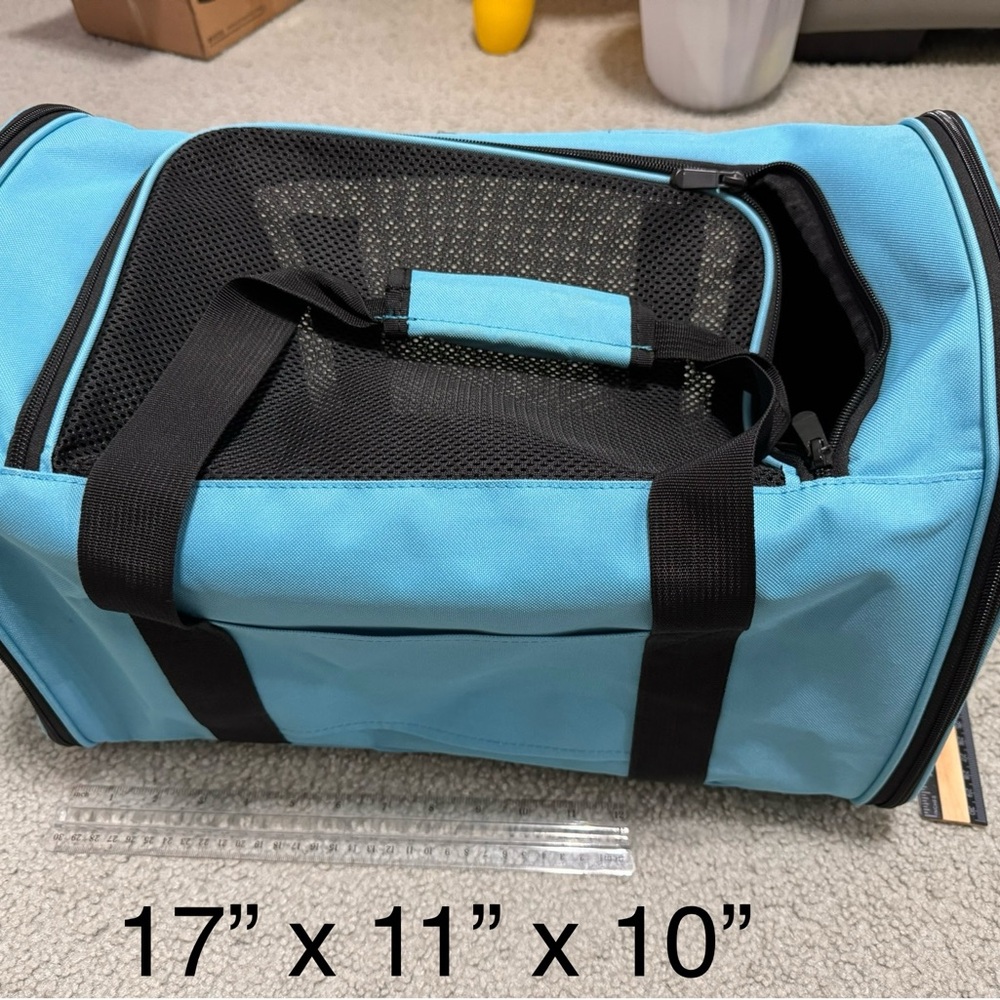 Source Unknown Blue Pet Carrier with Black Accents